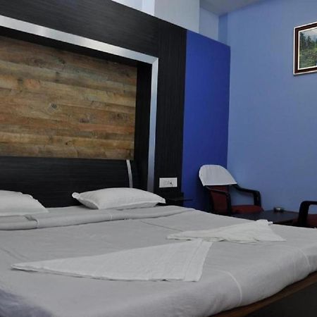 โฮเต็ล บาร์บารีก Hotel ชิลลอง ภายนอก รูปภาพ