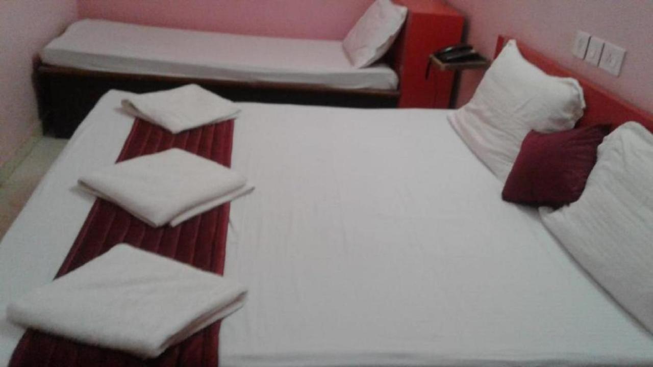 โฮเต็ล บาร์บารีก Hotel ชิลลอง ภายนอก รูปภาพ