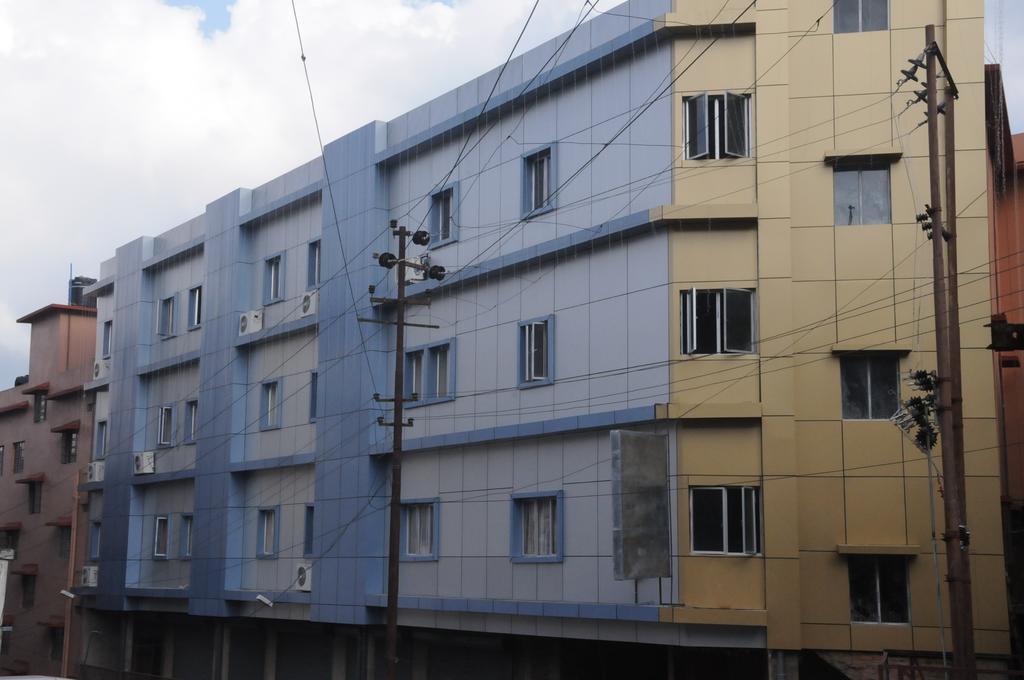 โฮเต็ล บาร์บารีก Hotel ชิลลอง ภายนอก รูปภาพ