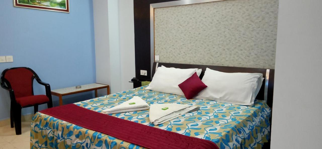 โฮเต็ล บาร์บารีก Hotel ชิลลอง ภายนอก รูปภาพ